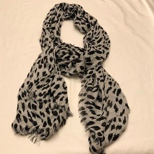charming Charlie’s grey leopard print scarf.